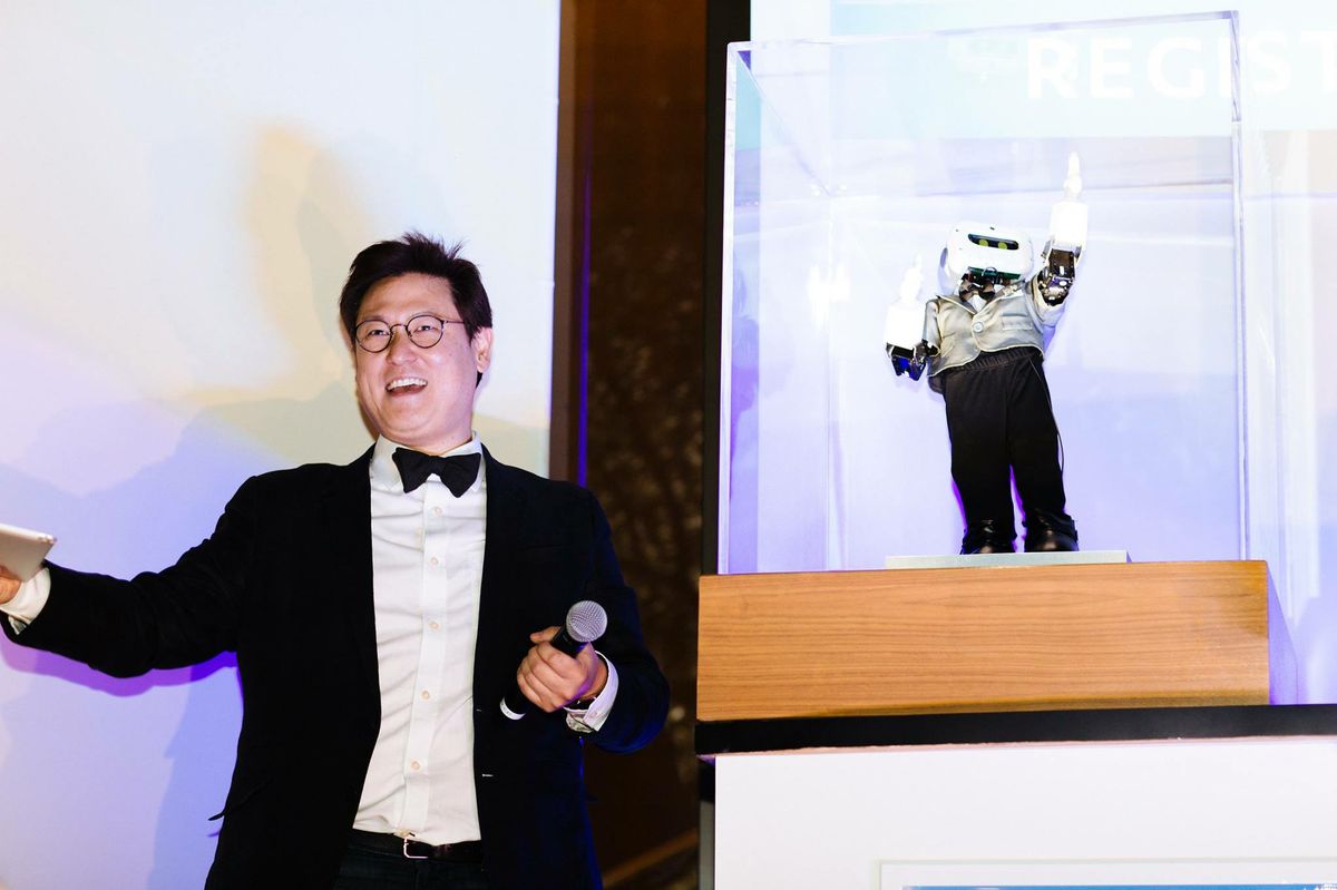 Dennis Hong and LARA