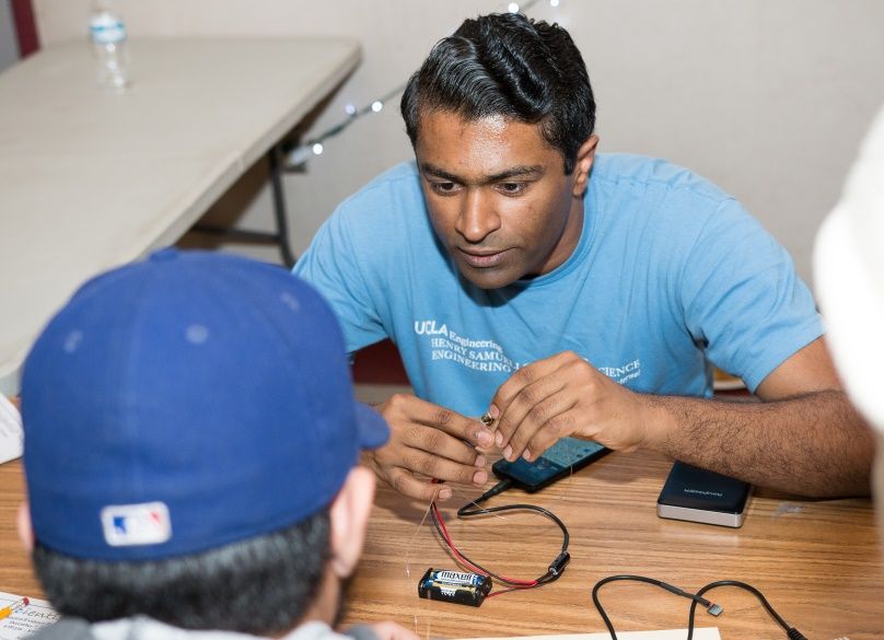A volunteer and Bell Gardens High School student