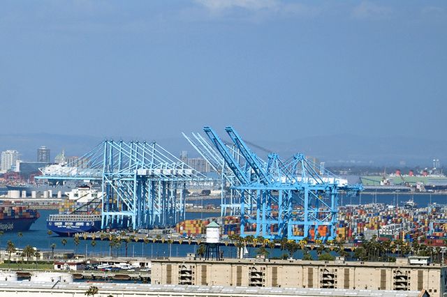 San Pedro container ships