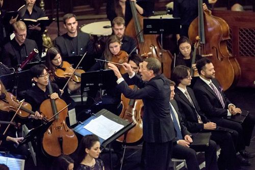 Neil Stulberg conducts UCLA Philharmonia