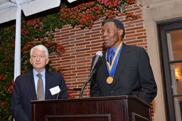 Rafer Johnson accepts UCLA Medal