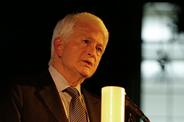 Chancellor Block speaks at vigil