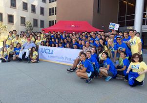 UCLA students at Volunteer Day 2015