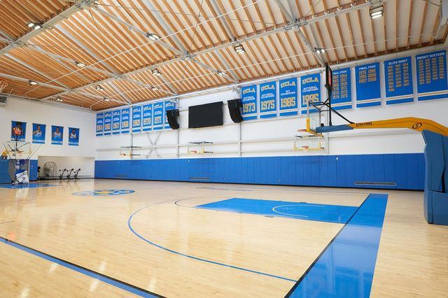 Mo Ostin Basketball Center