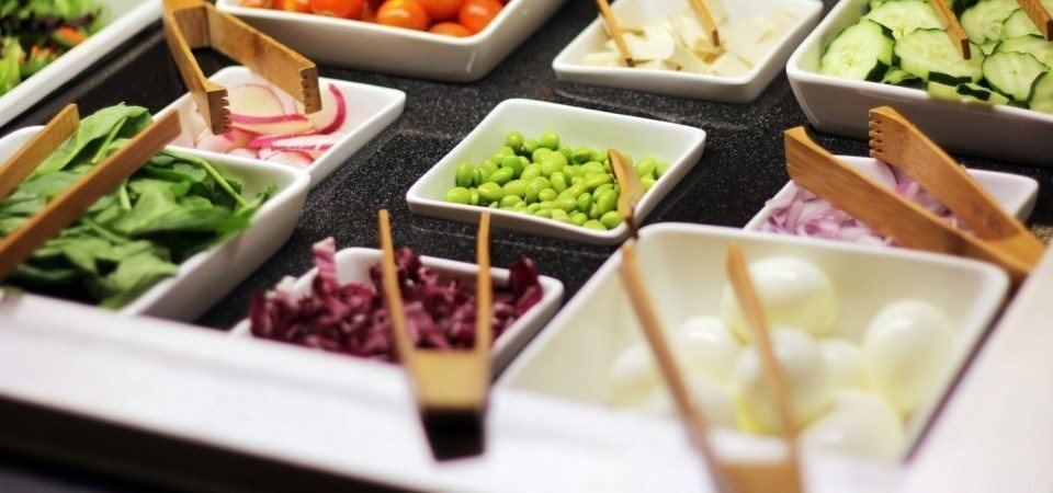 UCLA dining hall food