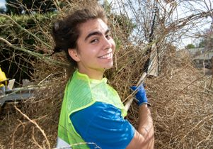UCLA vets at VA Veterans Garden
