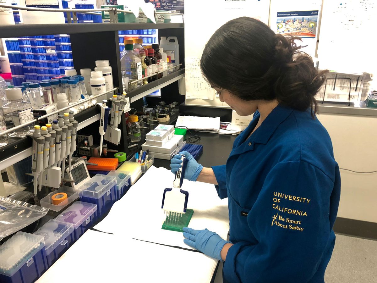 Christina Ortiz in lab