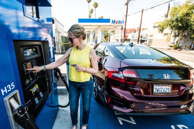 Hydrogen fueling station