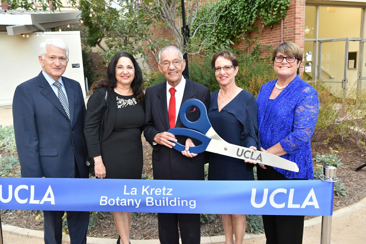 La Kretz ribbon cutting