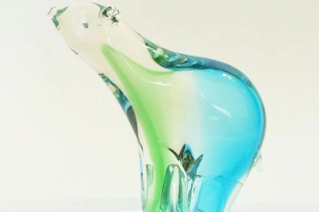 polar bear glass image