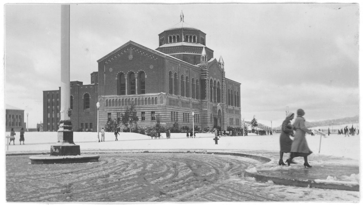 Lovely weather for a … 2023–24 holiday closure guide! | UCLA