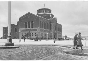 Snow on campus, 1932