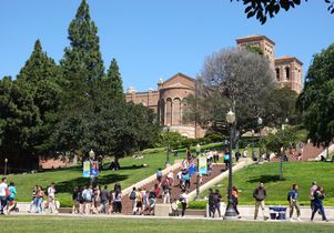 Student activity near Janss Steps