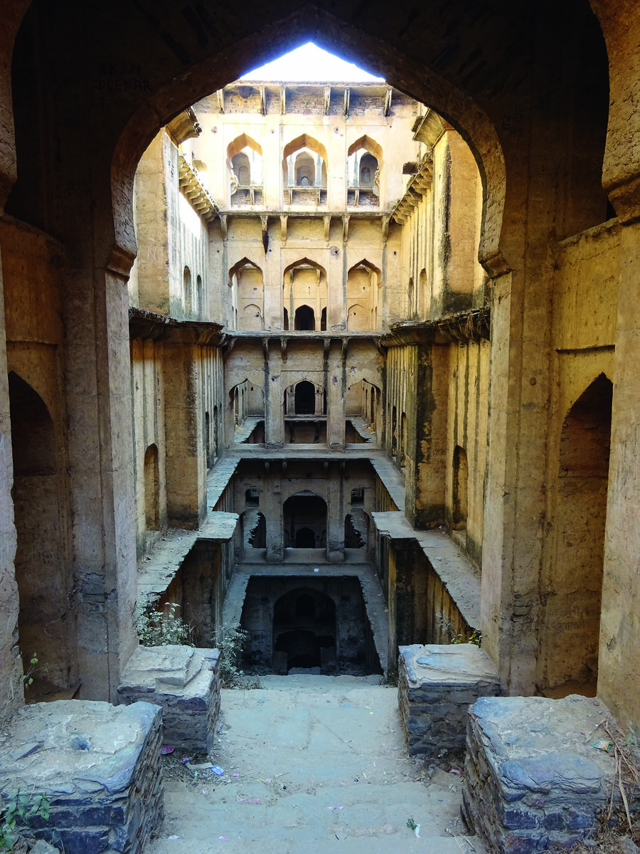 Neemrana Baori