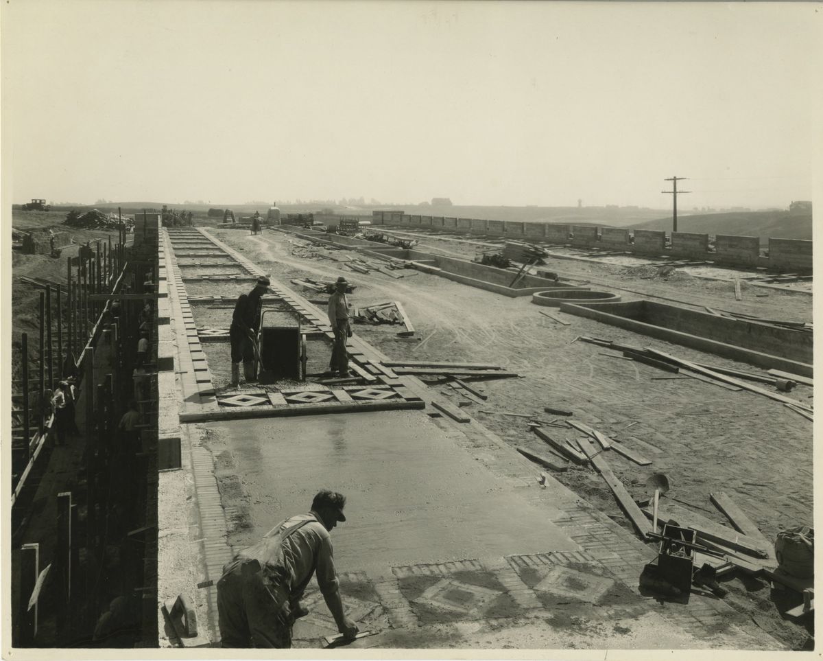 Arroyo bridge paving