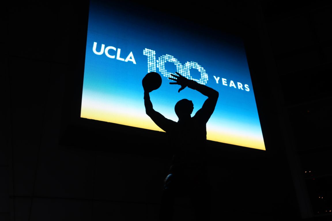 Kareem Abdul-Jabbar statue