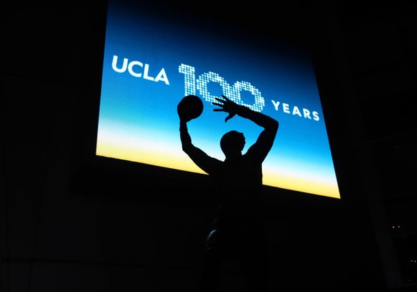 Kareem Abdul-Jabbar statue