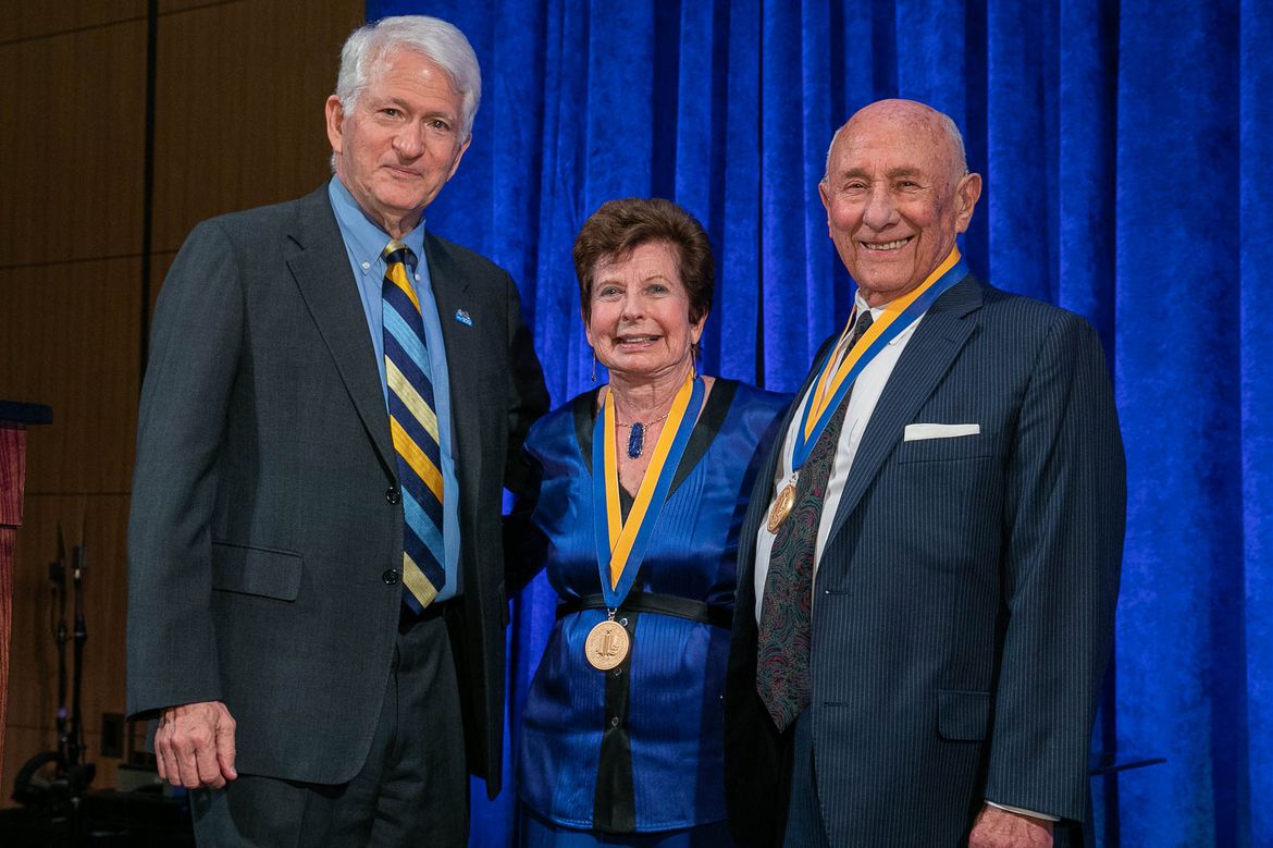 Philanthropists, alumni Meyer and Renee Luskin receive UCLA Medal | UCLA