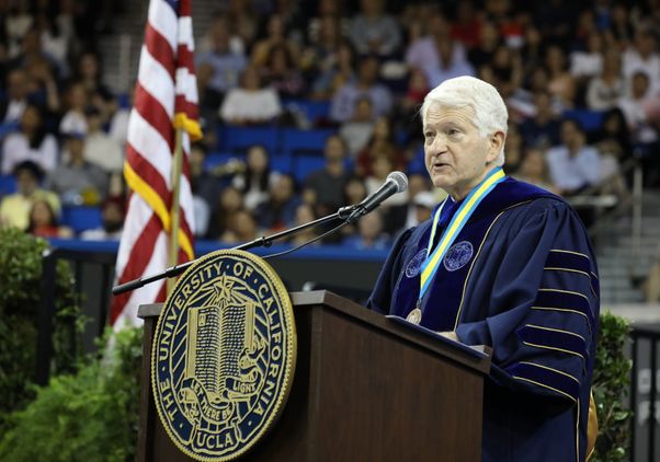 Chancellor Block speaks at 2019 commencement