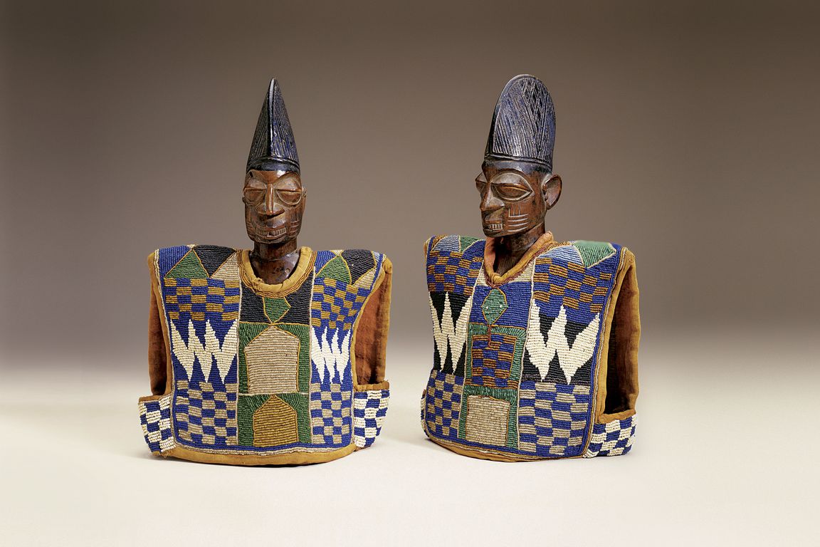 Twin memorial figures