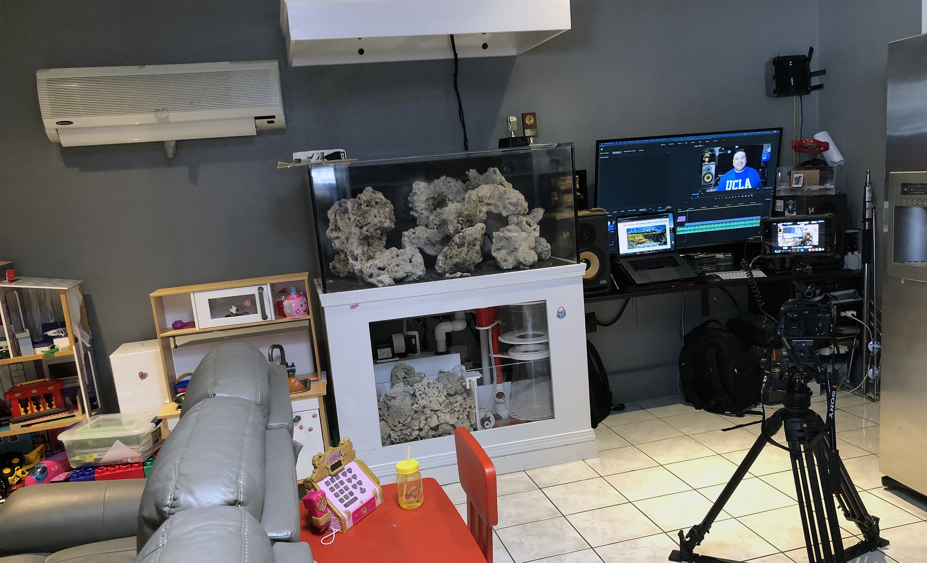 Gustavo Tepetla’s living room production studio