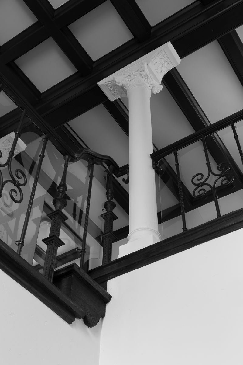 Column a home in Bel Air