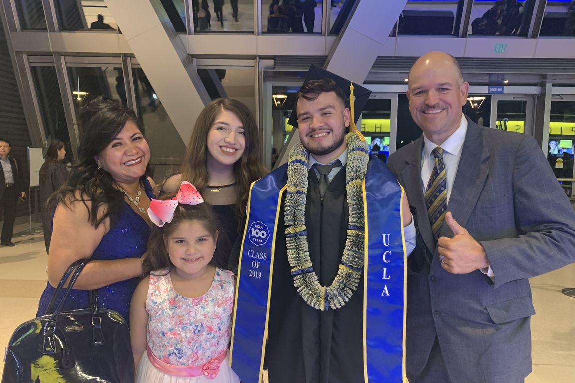 Carlos Galván with his family