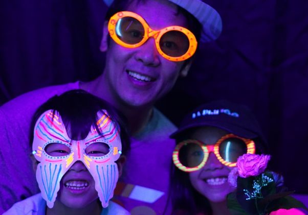 Family in Photonbooth at Exploring Your Universe