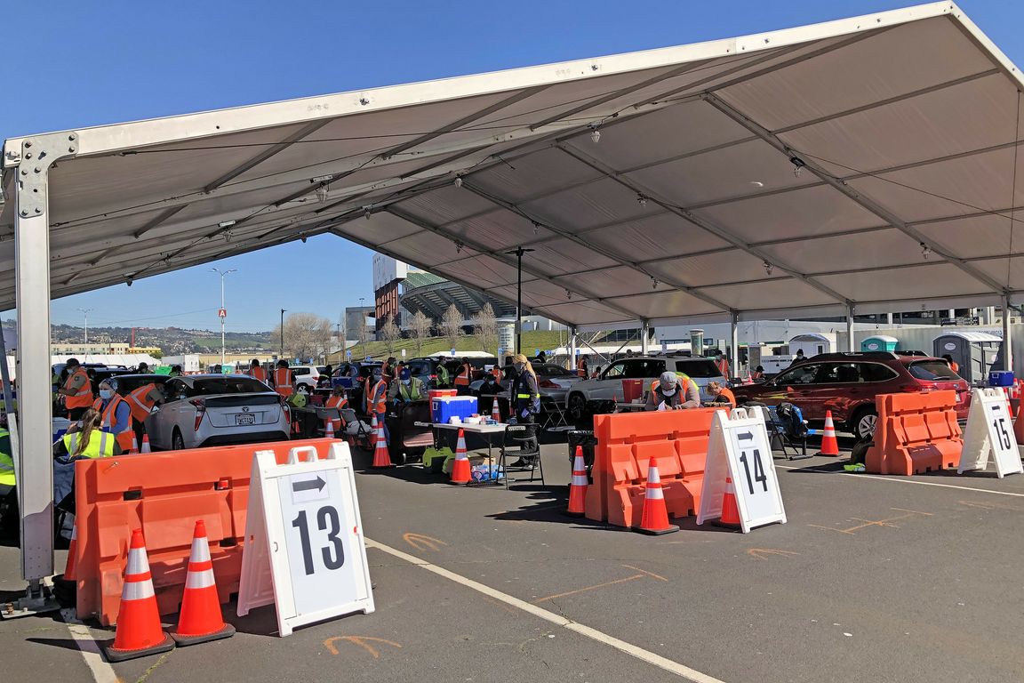 Oakland Coliseum COVID-19 vaccination site