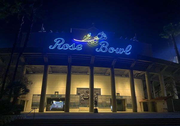 Rose Bowl in blue and gold
