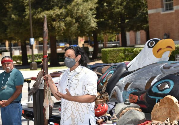 Randall Akee and the Lummi totem