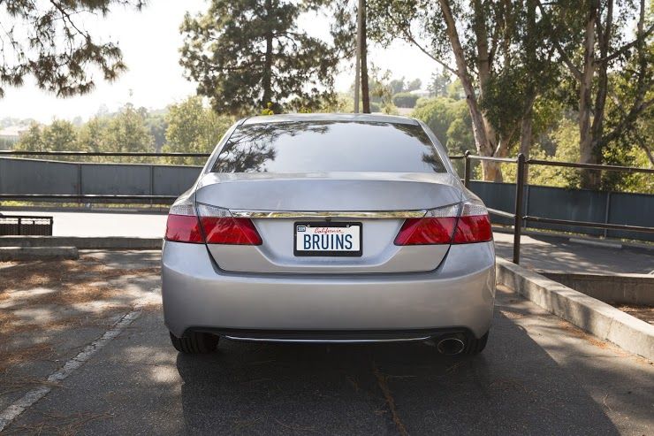 Bruin car plate