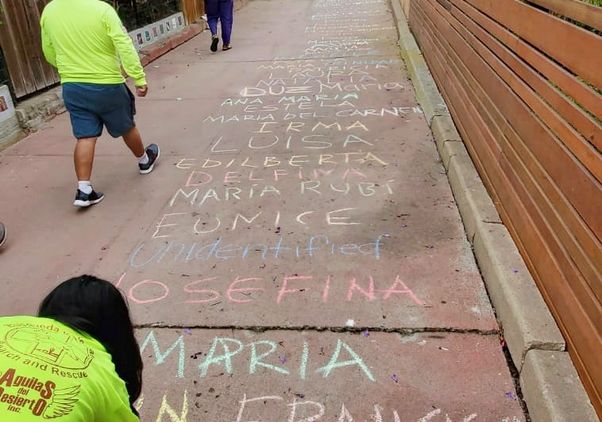 Mujer Migrante Memorial - Chalk names