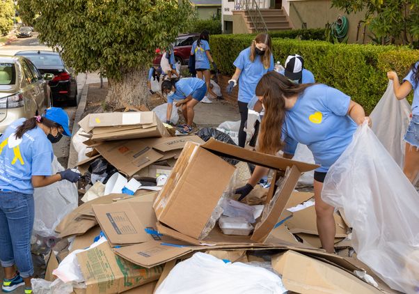 UCLA Volunteer Day 2021 Westwood cleanup