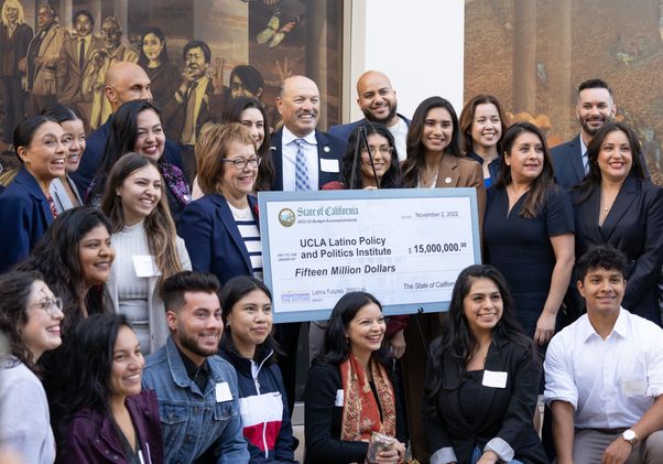 Latina Futures check presentation.