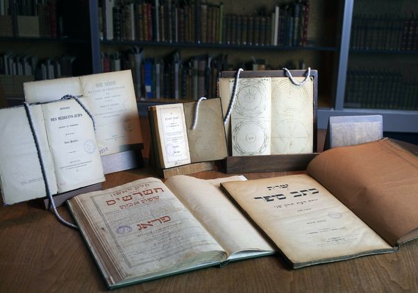 Judaica books