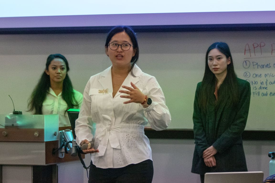 Luskin telemedicine capstone team presenting