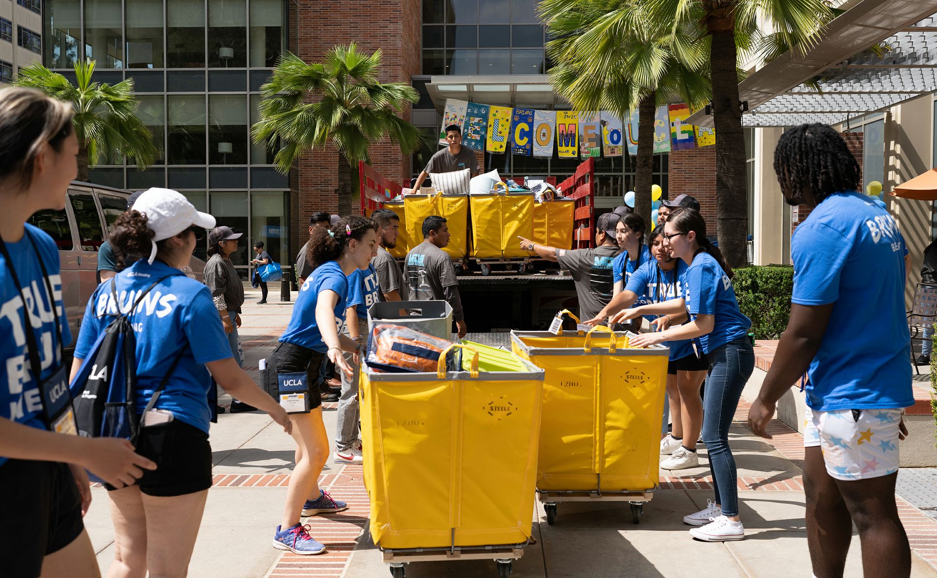 True Bruin Welcome move in
