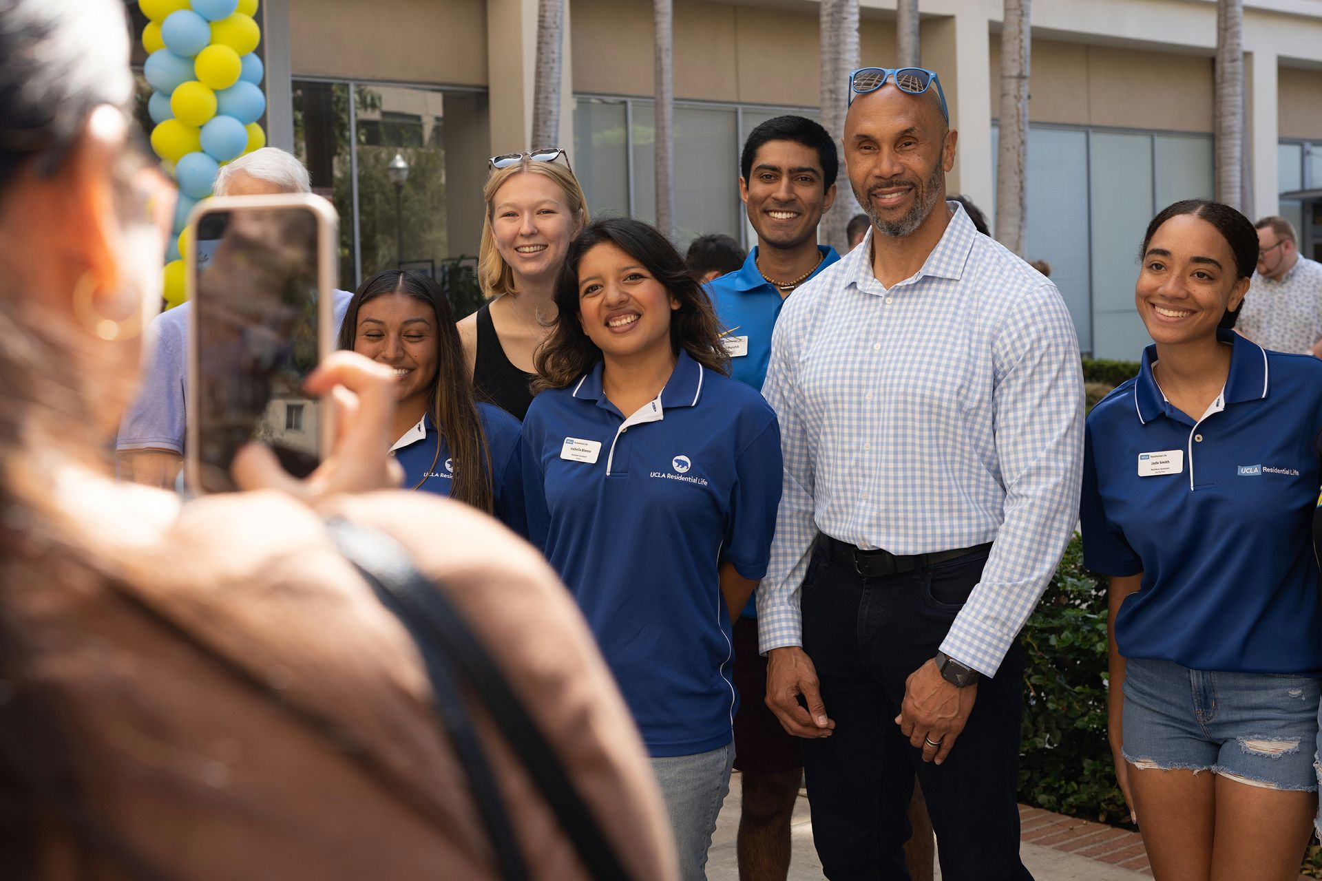 Darnell Hunt, UCLA’s new executive vice chancellor and provost, with students at UCLA move in 2022 Darnell Hunt, UCLA’s new executive vice chancellor and provost, with students at UCLA move in 2022