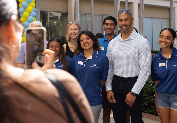 Darnell Hunt with students at UCLA move in 2022
