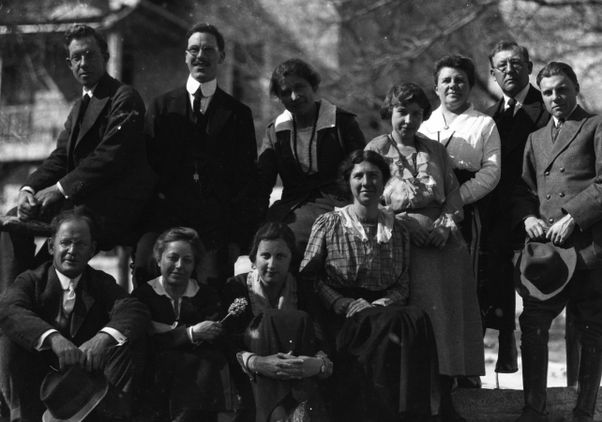 Black-and-white photo of members of Kerr family