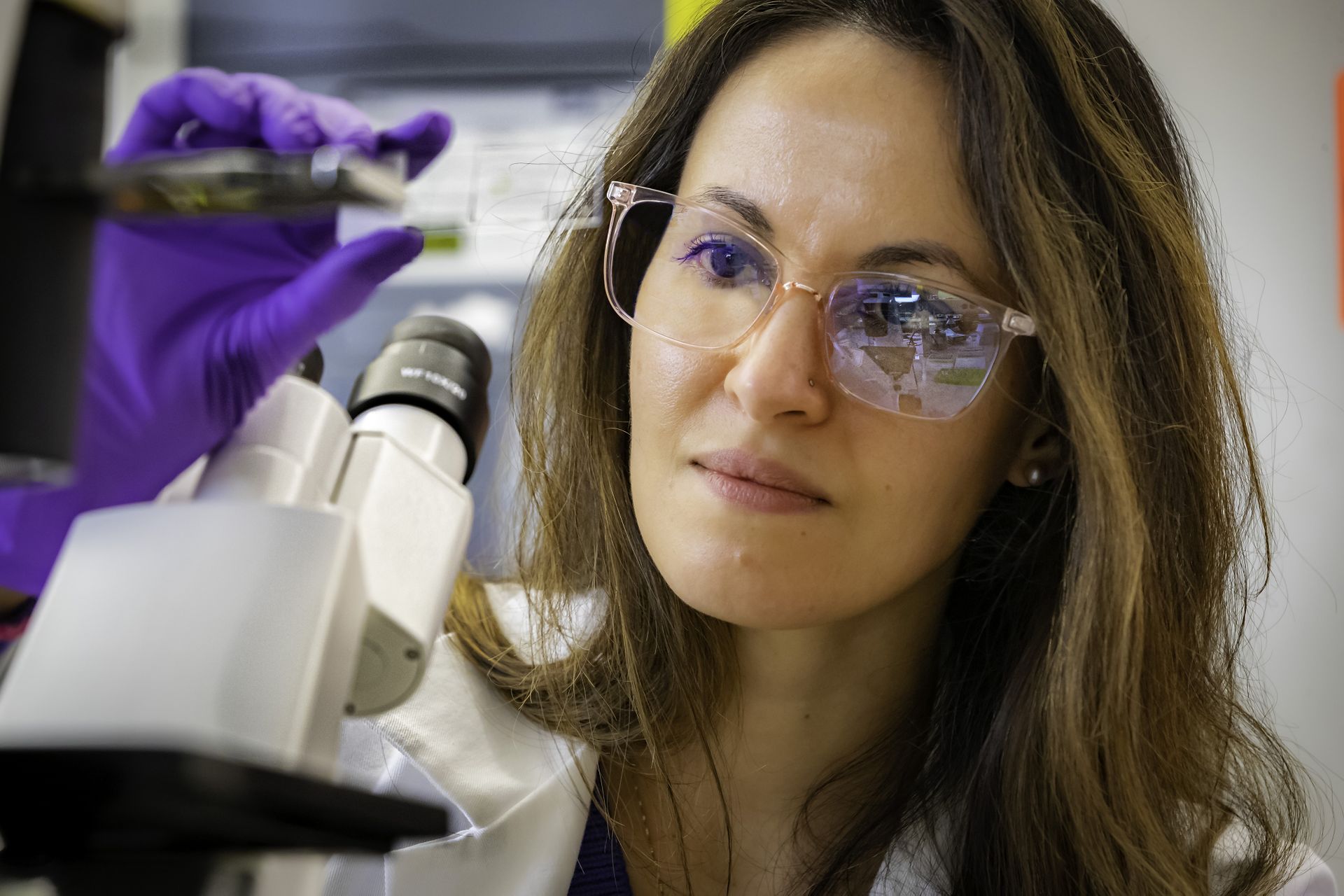 Jihane Benhammou in the lab