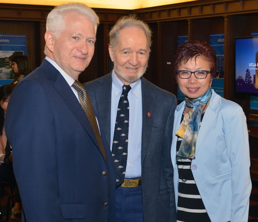 Left to righ: Chancellor Block, UCLA geography professor and Pulitzer Prize winner Jared Diamond, and Cindy Fan, 2016. 