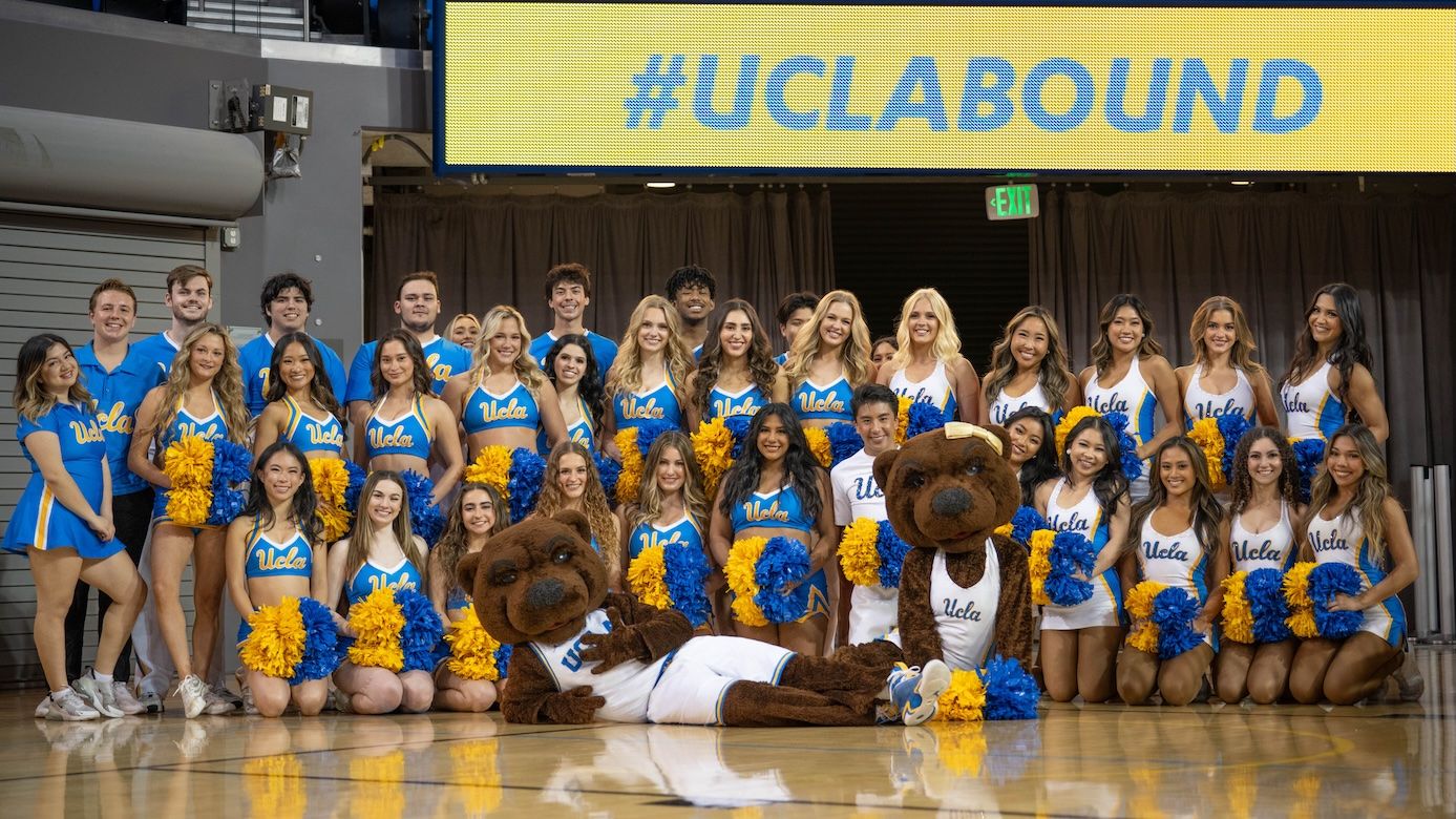 Bruin-Day–Cheerleaders, Spirit Squad posing in Pauley