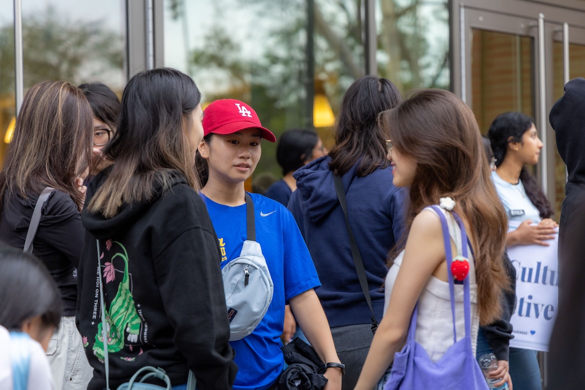 Volunteer-Students gathering to volunteer