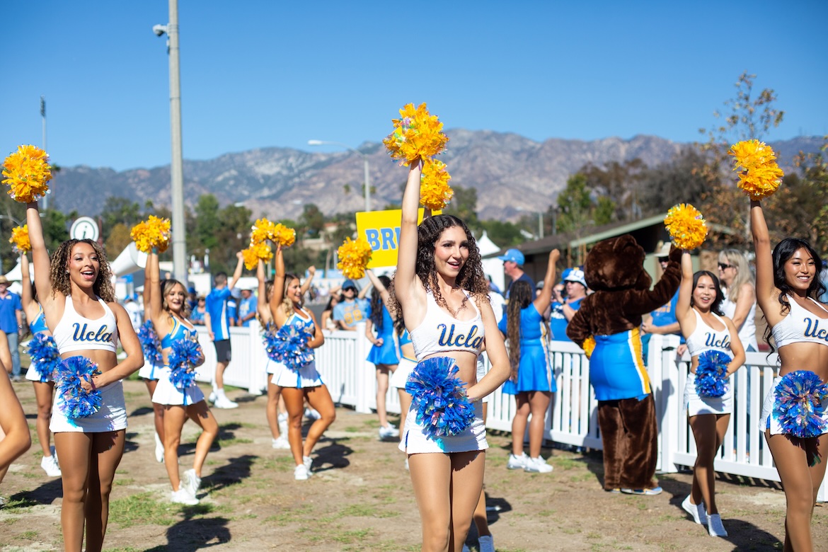 Alumni band-spirit squad