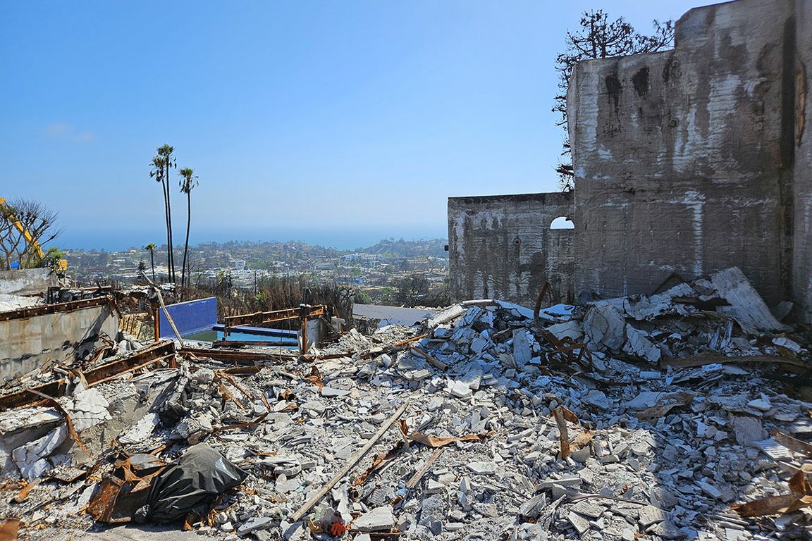 Researchers find carcinogenic chromium-6 in Palisades, Altadena