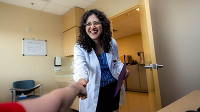 新墨西哥大学精神病学家的改造超载行为健康系统