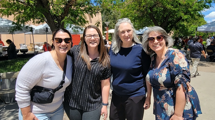 UNM celebrates staff with Green Chile Cheeseburger Cookout - Vimarsana News