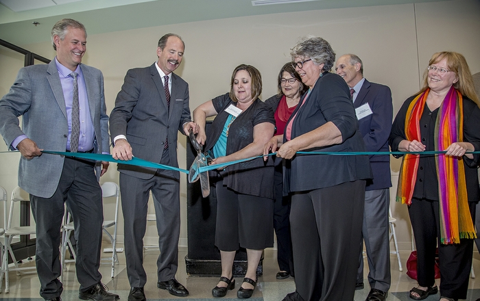 Clinic ribbon cutting in Albuquerque's North Valley